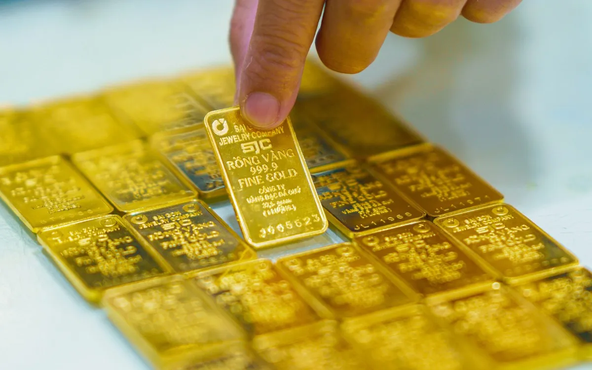 金価格は1タエルあたり350万ドン下落し続けた。