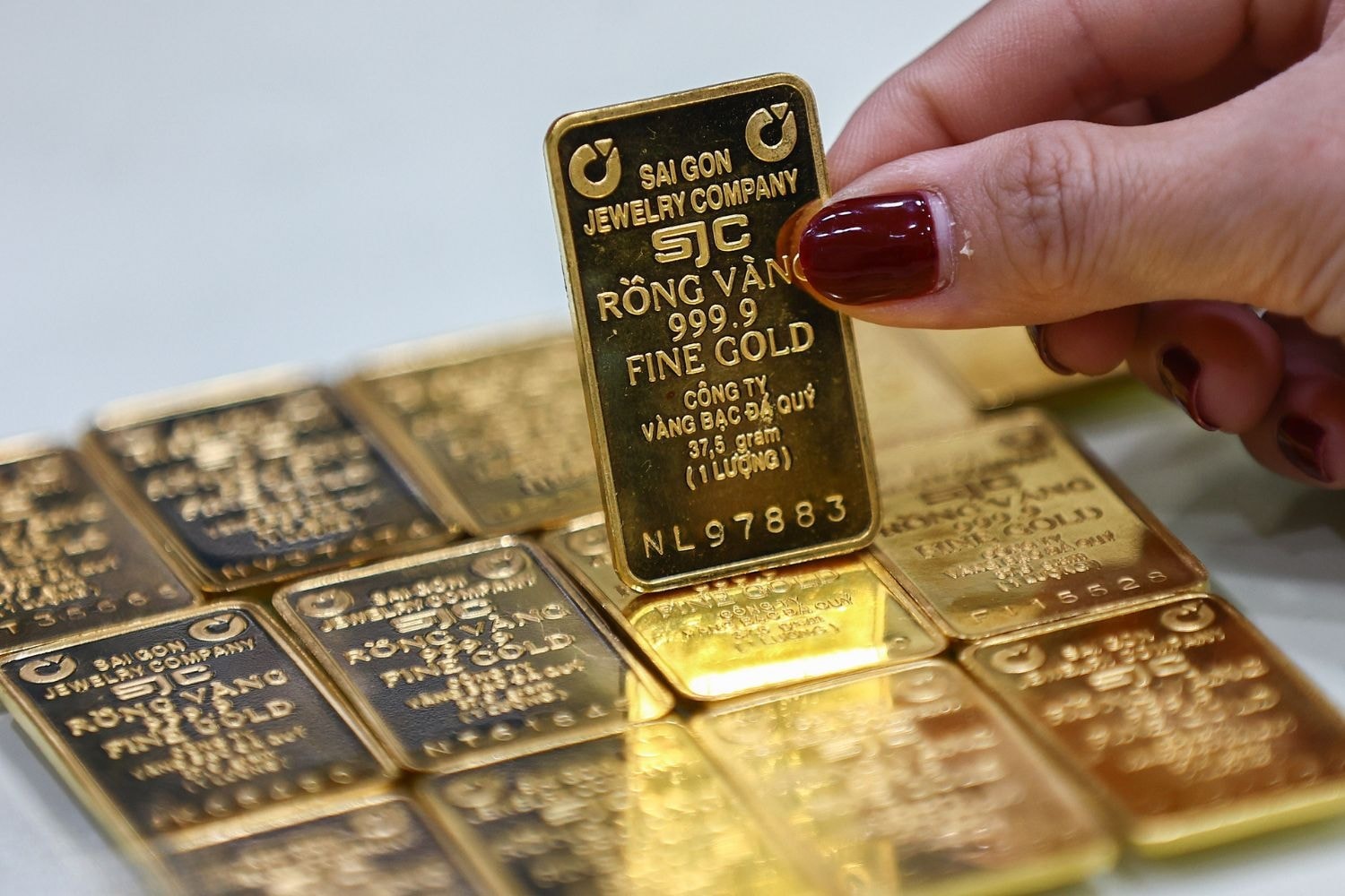 2026 年 1 月 31 日の今日の金価格: 世界の金価格は 600 ドル近く下落し、5000 ドルを下回りました。