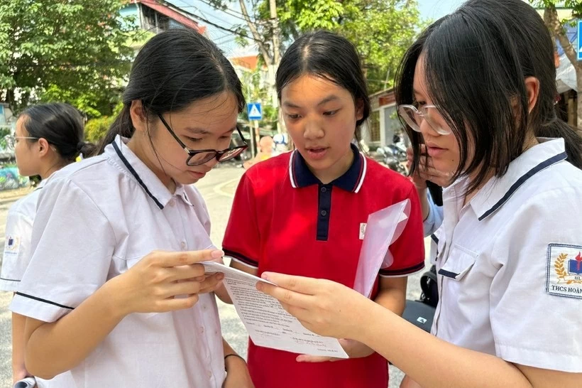 Hanoi annuncia che la terza materia per l'esame di ammissione alla decima classe sarà una lingua straniera. Hà Nội công bố môn thi thứ 3 vào lớp 10 là môn Ngoại ngữ