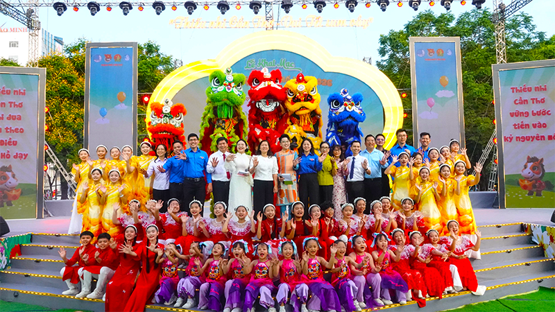 Dětský festival „Can Tho Children – oslava shledání Tet“