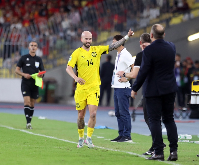 CAS has unexpectedly issued a stern warning to the Malaysian Football Federation, but the Malaysian coach remains determined to use illegally naturalized players in the crucial match against Vietnam - Photo 2.