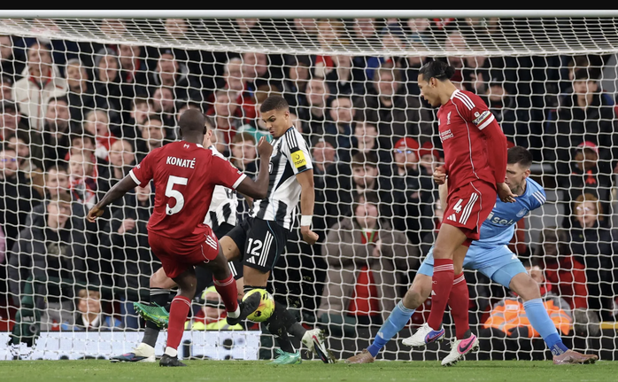 Il Liverpool ha rimontato e battuto il Newcastle ad Anfield - Foto 6.