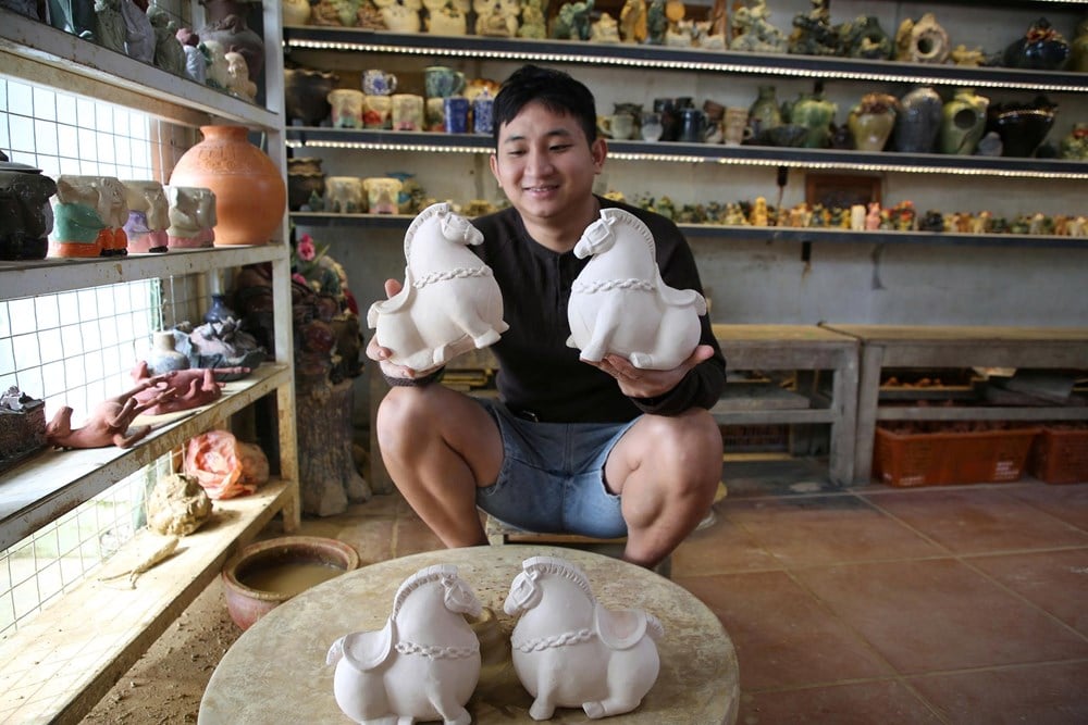 Visita a Thanh Ha per vedere i vasai che realizzano le mascotte per dare il benvenuto alla primavera - foto 5