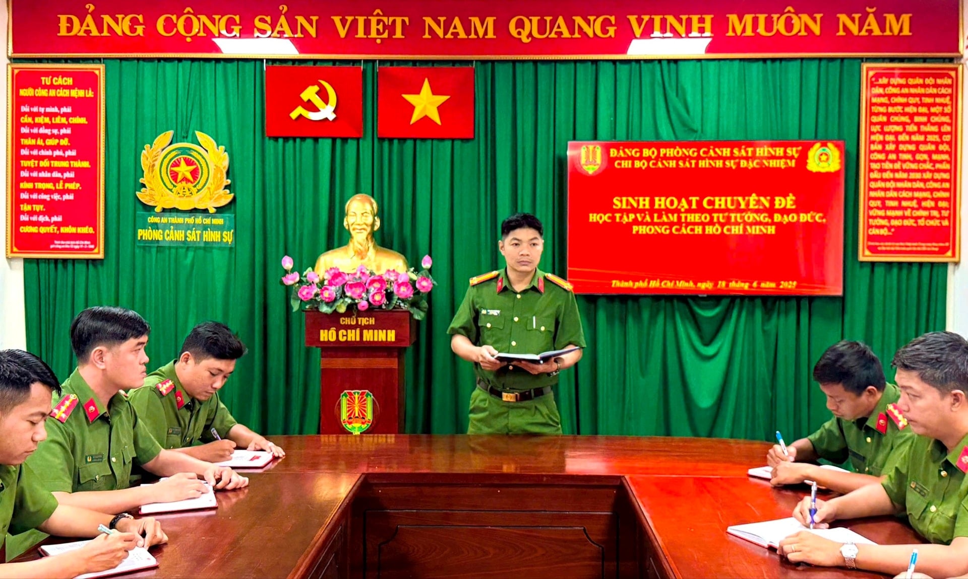 2.dinh-duc-thang.jpg