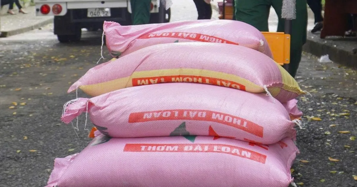 Khánh Hòa: Xã Diên Thọ báo cáo vụ “lùm xùm” gạo cứu trợ - Vietnam.vn