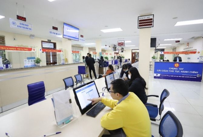 Trung tâm Phục vụ hành chính công của tỉnh Phú Thọ tiếp nhận và trả kết quả TTHC cho người dân, doanh nghiệp. Ảnh: Tạp chí Kinh tế Tài chính.