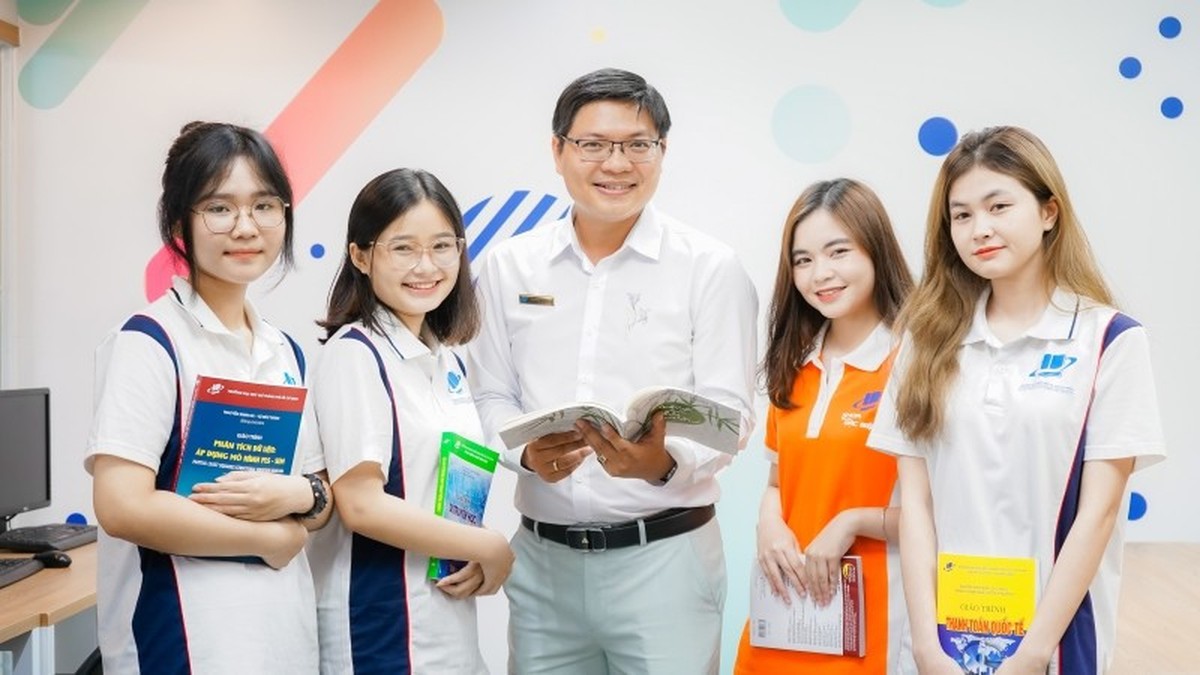 Học sinh chủ động tìm hiểu thông tin ngành học trước kỳ tuyển sinh đại học     Ảnh minh họa: OU