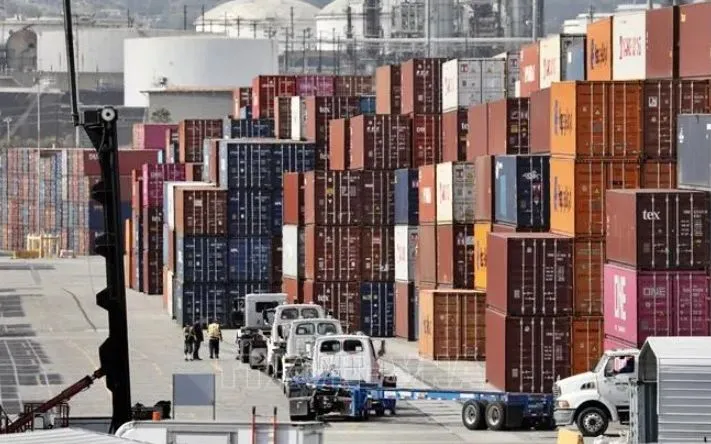 بندر باربری لانگ بیچ، کالیفرنیا، ایالات متحده آمریکا - عکس: THX/VNA Cảng hàng hóa Long Beach, bang California, Mỹ - Ảnh: THX/TTXVN