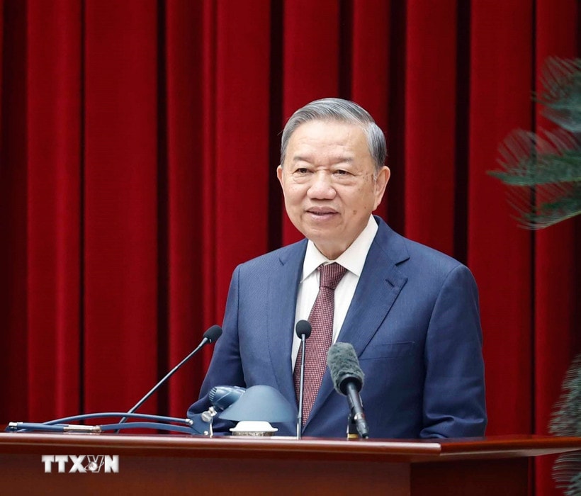 bo-chinh-tri-ban-bi-thu-to-chuc-gap-mat-cac-dong-chi-nguyen-uy-vien-ban-chap-hanh-trung-uong-dang-cac-khoa-8572380-3.jpg