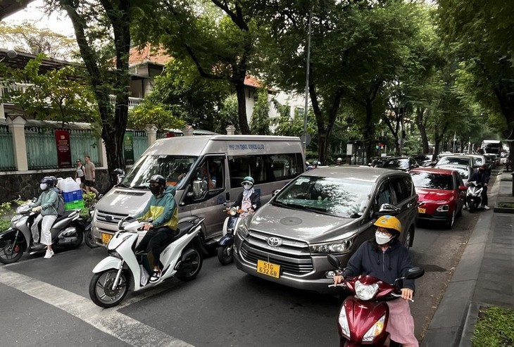 Thủ tướng: Siết giá vé, không để người dân thiếu xe về quê dịp Tết - Ảnh 1.