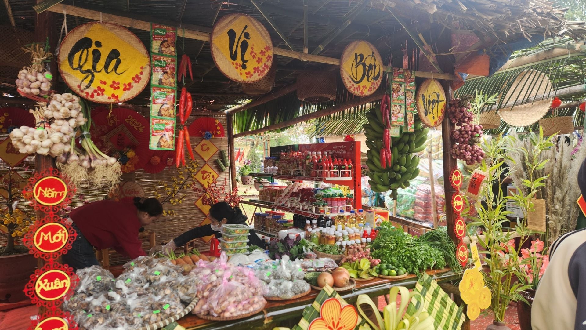 Giới thiệu sản phẩm phục vụ Tết Bính Ngọ - “Xuân An Khang” và chợ hoa Xuân