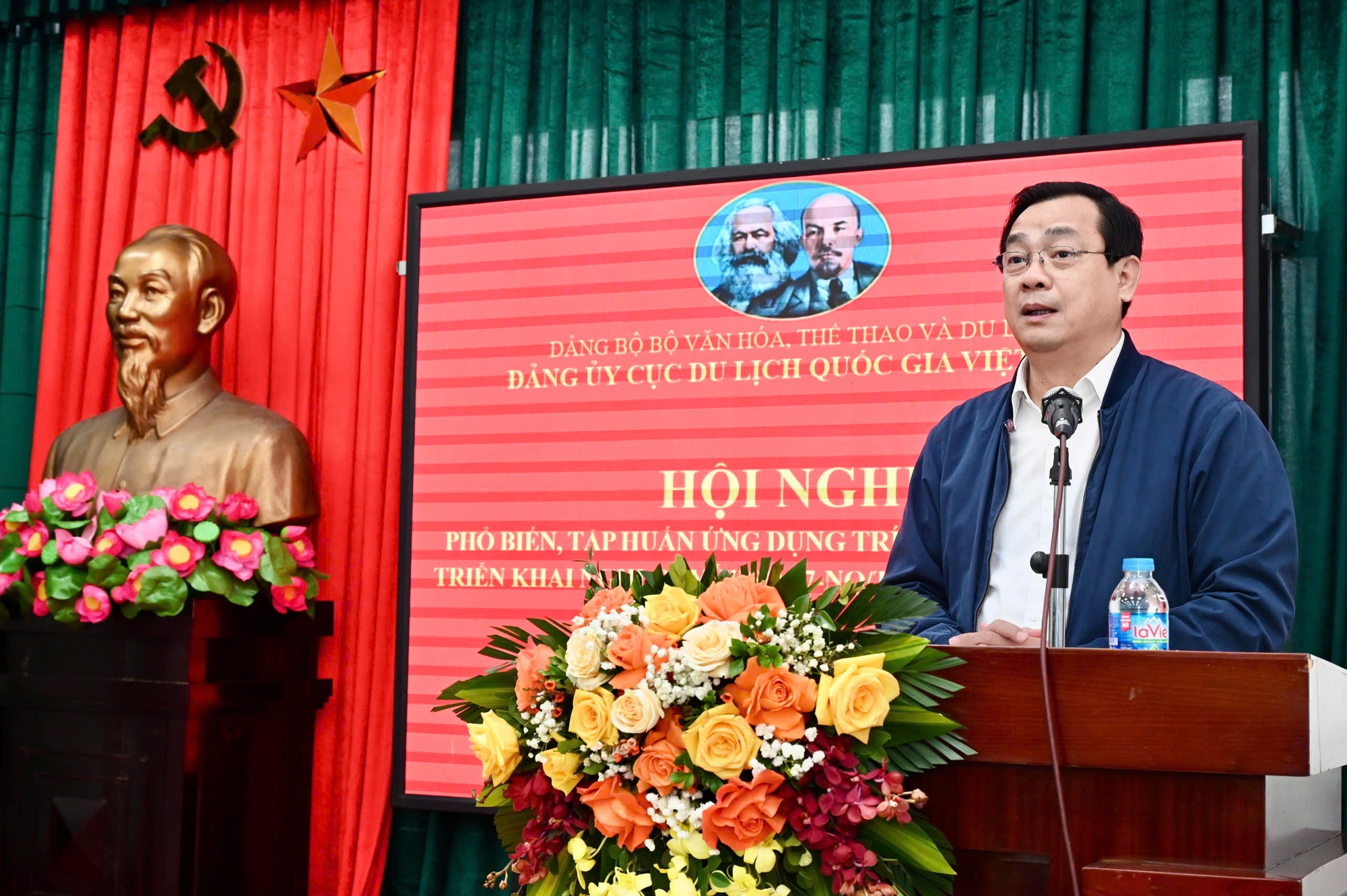 Đảng uỷ Cục Du lịch Quốc gia Việt Nam tổ chức Hội nghị phổ biến, tập huấn ứng dụng trí tuệ nhân tạo triển khai Nghị quyết 57 của Bộ Chính trị - Ảnh 1.