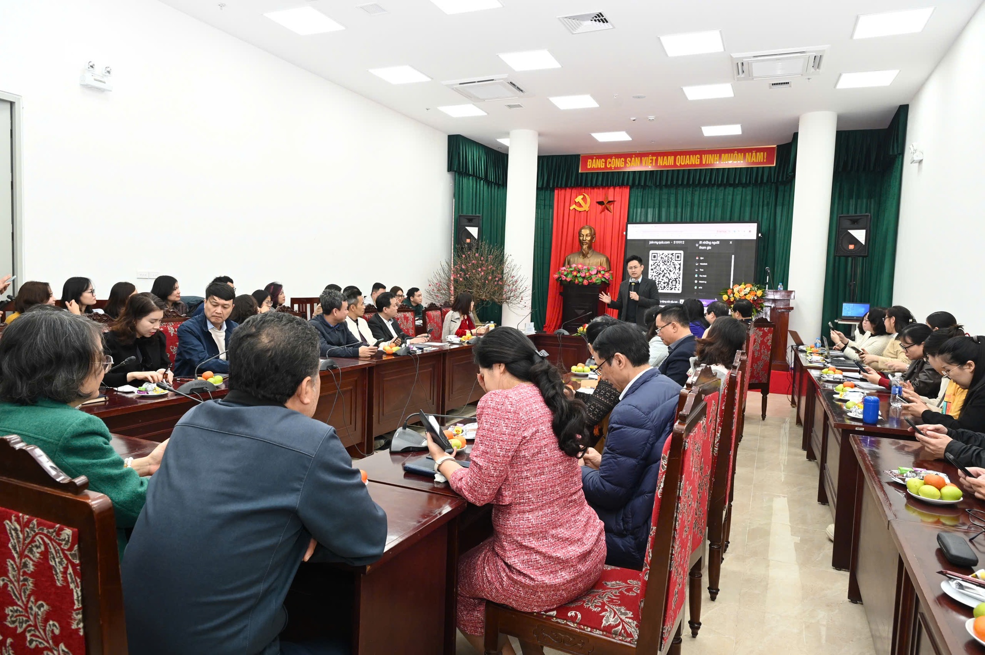 Đảng uỷ Cục Du lịch Quốc gia Việt Nam tổ chức Hội nghị phổ biến, tập huấn ứng dụng trí tuệ nhân tạo triển khai Nghị quyết 57 của Bộ Chính trị - Ảnh 6.