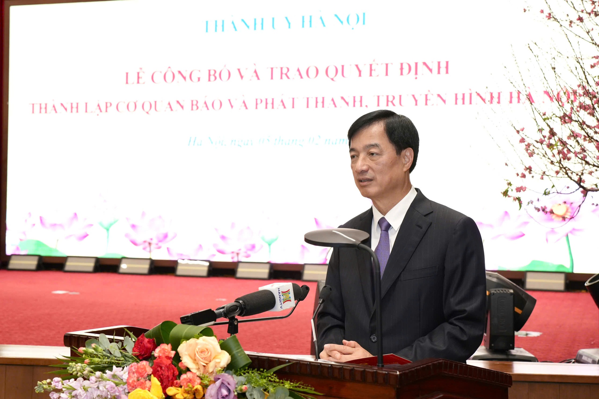 Công bố và trao Quyết định thành lập Cơ quan Báo và phát thanh, truyền hình Hà Nội- Ảnh 2.