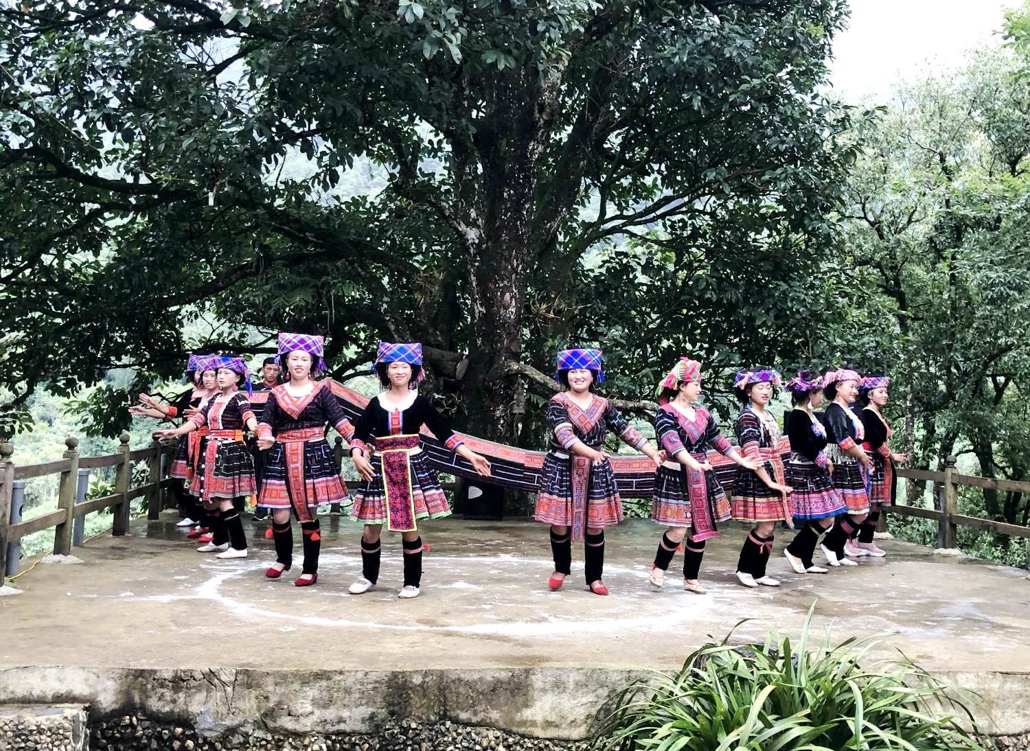 (Emagazine) Gặp mùa xuân ở Sin Suối Hồ - ảnh 8