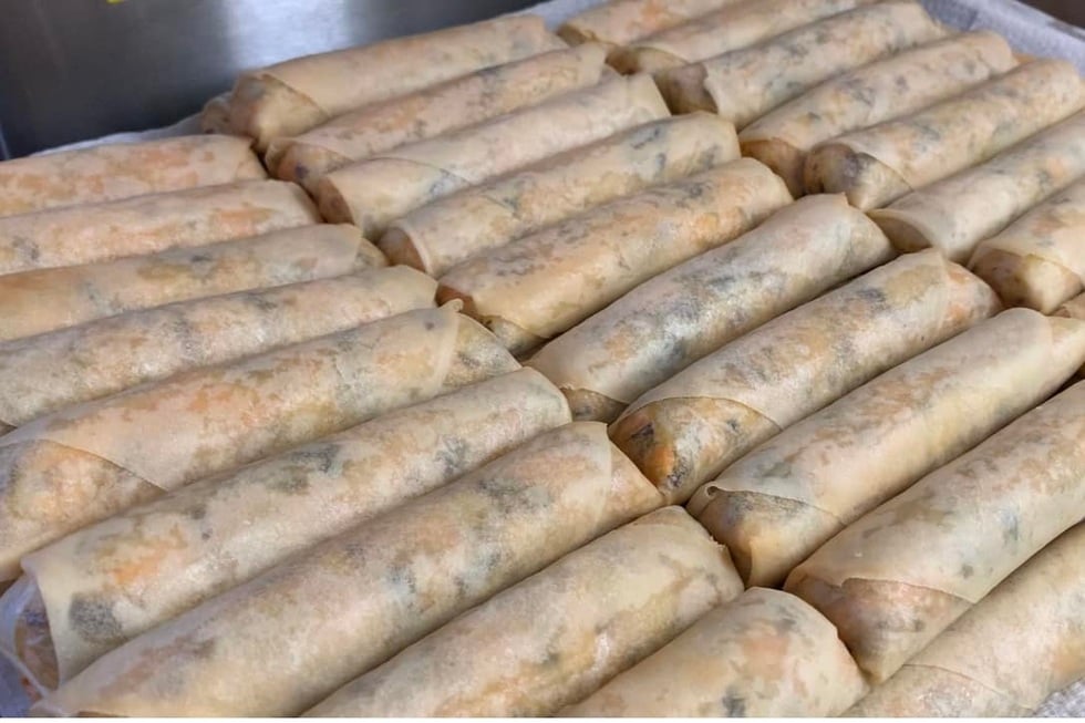 Eine Vietnamesin bringt Pho und Rindfleischnudelsuppe in die Schweiz und verkauft sie für eine halbe Million Dong pro Schüssel.
