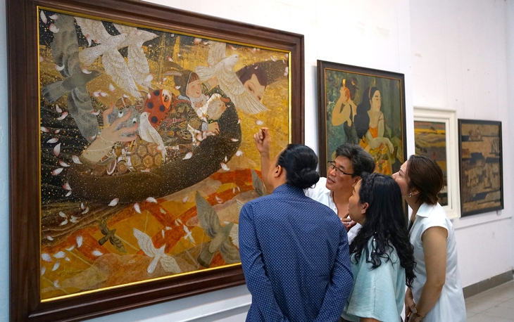 91 artisti si sono riuniti per la quarta Mostra d'Arte della Lacca di Saigon - Foto 1. sơn mài - Ảnh 1.