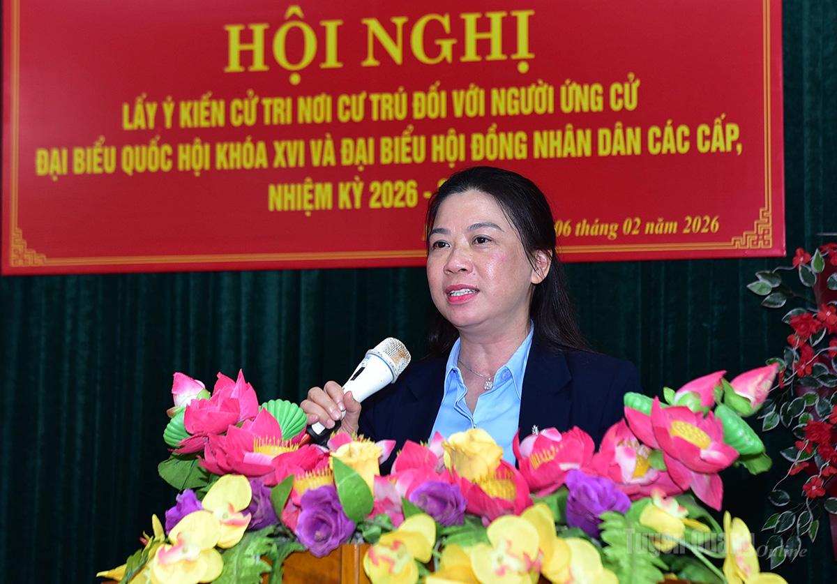 Die stellvertretende Sekretärin des Provinzparteikomitees, Le Thi Kim Dung, hielt auf der Konferenz eine Rede.