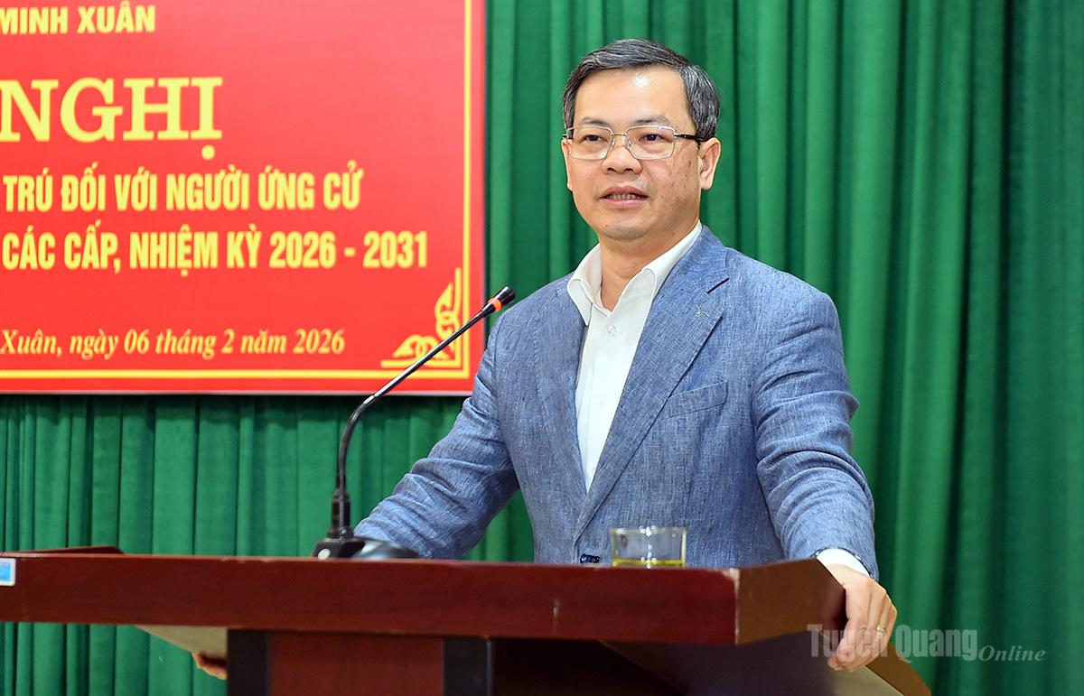 Genosse Nguyen Van Son, Vorsitzender des Provinzvolksrats, hielt auf der Konferenz eine Rede.