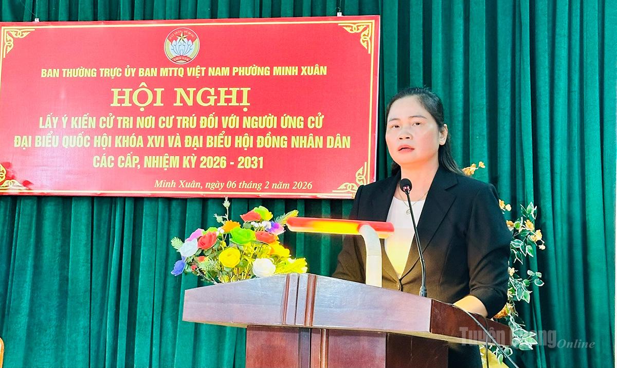 Genossin Ma Thi Thuy, Mitglied des Provinzparteikomitees und stellvertretende Leiterin der Provinzdelegation der Abgeordneten der Nationalversammlung (Vollzeit), hielt auf der Konferenz eine Rede.
