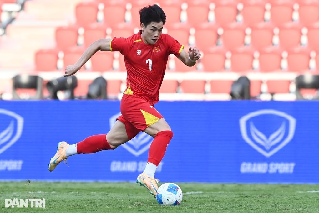 CĐV Thái Lan e ngại cặp tiền đạo Xuân Son - Đình Bắc - 1