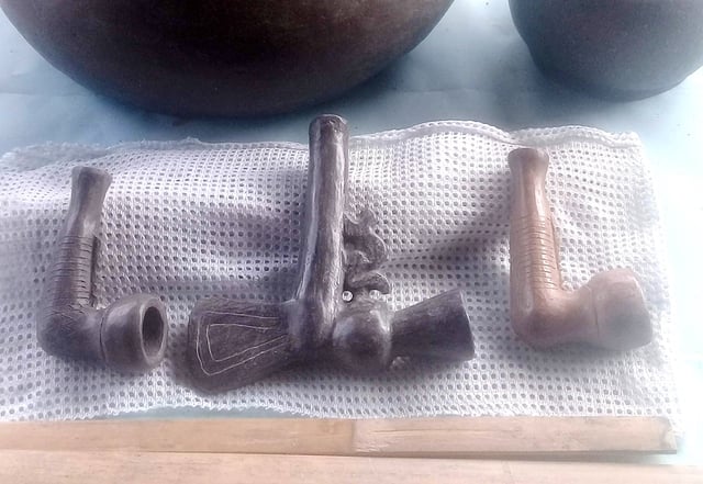 La dernière personne à fabriquer des pipes en céramique Pa Kôh - Photo 4.