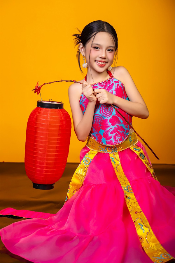 Mãn nhãn BST chào xuân Bính Ngọ của NTK Cao Minh Tiến - Ảnh 2.