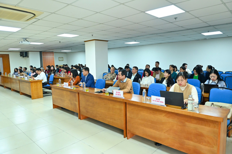 La sede del Ministerio de Industria y Comercio, ubicada en el número 655 de la calle Pham Van Dong, distrito de Nghia Do, Hanói, contó con la participación de cuatro unidades: el periódico de Industria y Comercio, la revista de Industria y Comercio, la editorial de Industria y Comercio y el Centro de Información Industrial y Comercial.