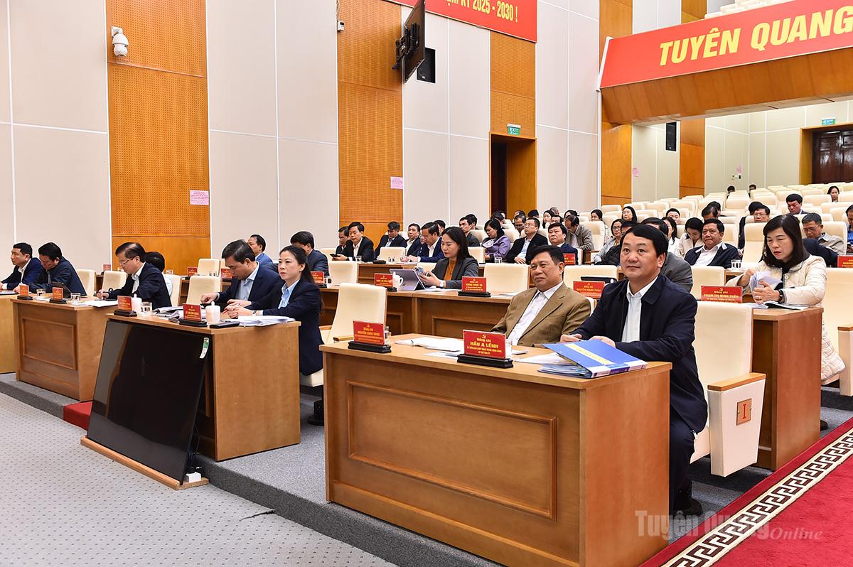 Bí thư Tỉnh ủy Hầu A Lềnh chủ trì hội nghị tại điểm cầu tỉnh Tuyên Quang.