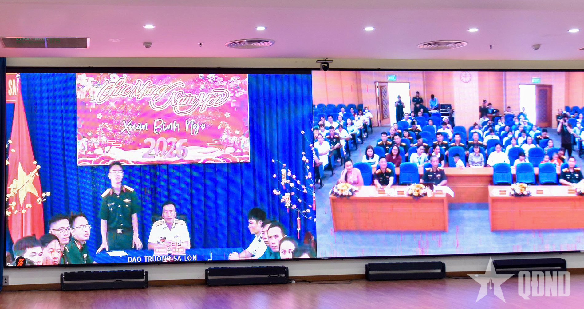 Quang cảnh buổi giao lưu giữa hai điểm cầu trực tuyến.