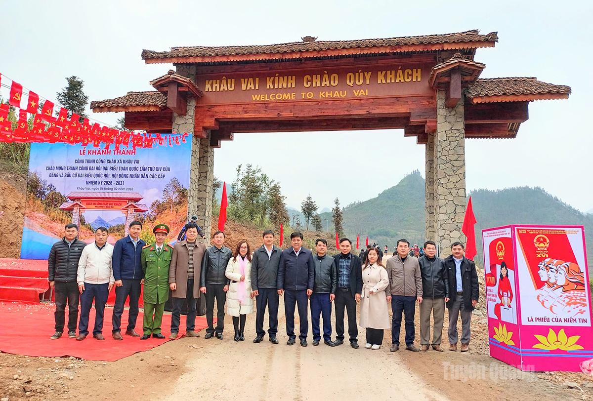 Xã Khâu Vai khánh thành công trình cổng chào.