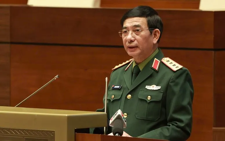 Il compagno Phan Van Giang, membro del Politburo e Ministro della Difesa Nazionale, ha presentato una relazione specialistica dal titolo