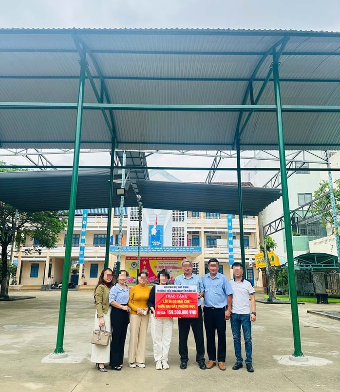 Vụ lạm thu, sửa bài thi để “dìm” điểm học sinh: Đề nghị điều chuyển hiệu trưởng - Ảnh 2.