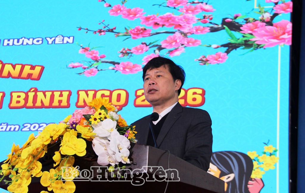 O camarada Tran Quoc Toan, Secretário Adjunto Permanente do Comitê Provincial do Partido e Presidente do Comitê da Frente da Pátria Vietnamita da província, discursou no evento.