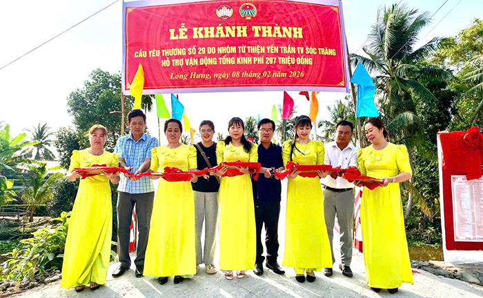 Inaugurazione del ponte Kênh Lý nel comune di Long Hưng.