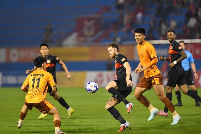 HAGLが2試合連続で勝利、1.95mの「タワー」が驚くべきことを語る! - 写真1。