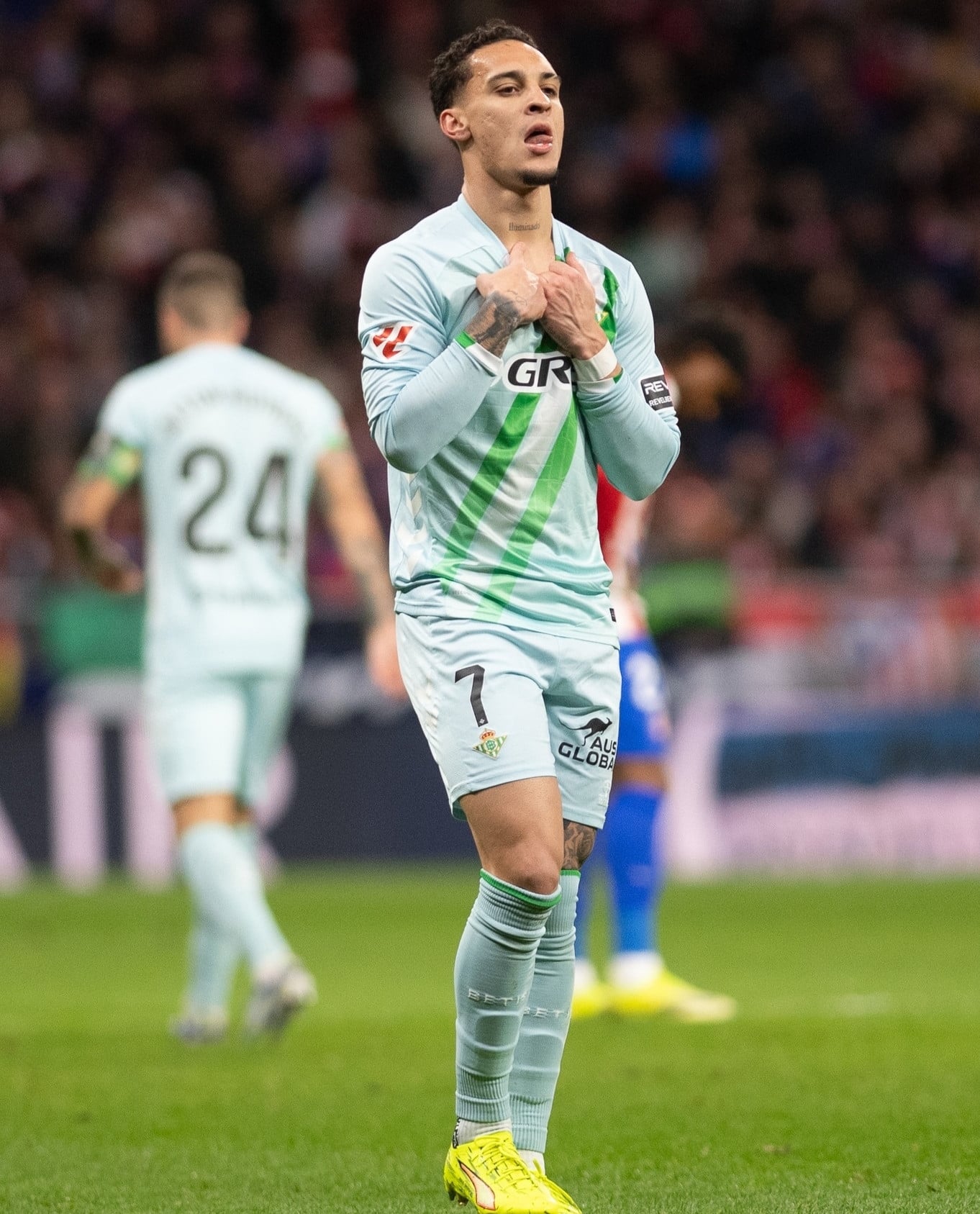 https://static-images.vnncdn.net/vps_images_publish/000001/000003/2026/2/9/antony-ve-sieu-pham-betis-ha-atletico-de-ap-sat-top-4-184.jpg
