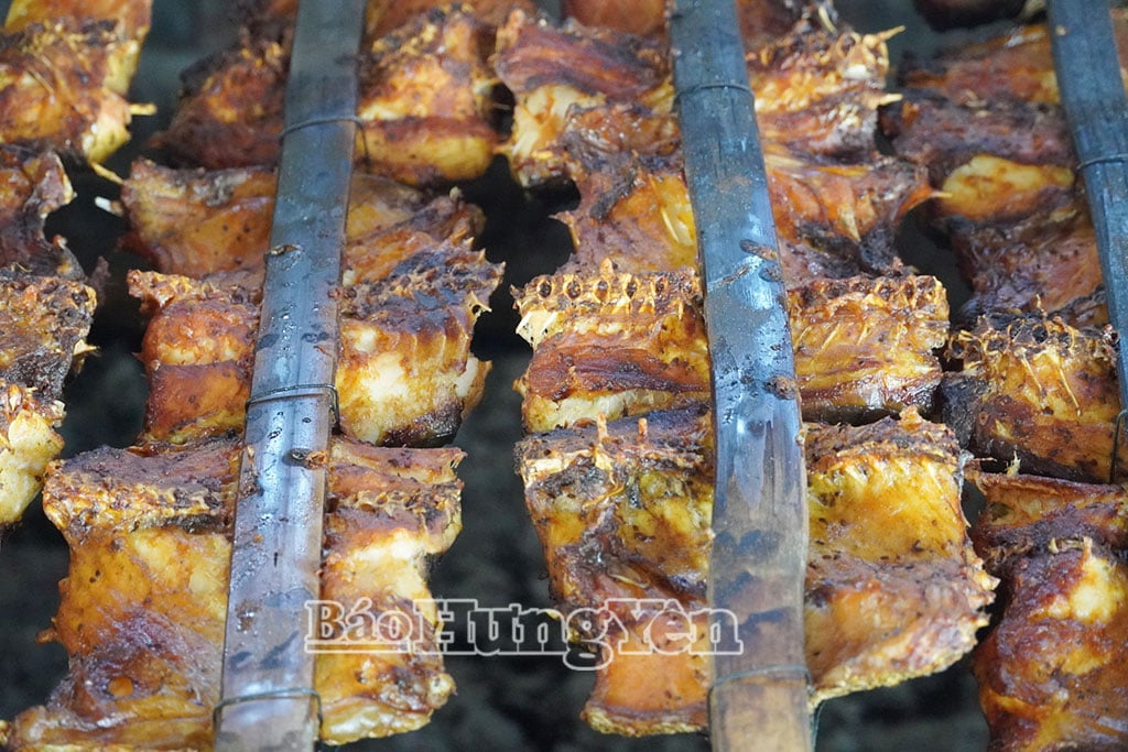 Ikan bakar dari Thai Xuyen merupakan hidangan yang biasa di meja perayaan Tet (Tahun Baru Cina) bagi penduduk komune Dong Thai Ninh.