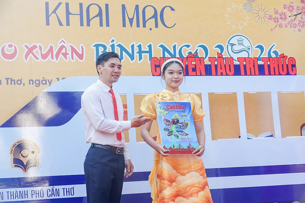 TP Cần Thơ khai hội Báo Xuân Bính Ngọ