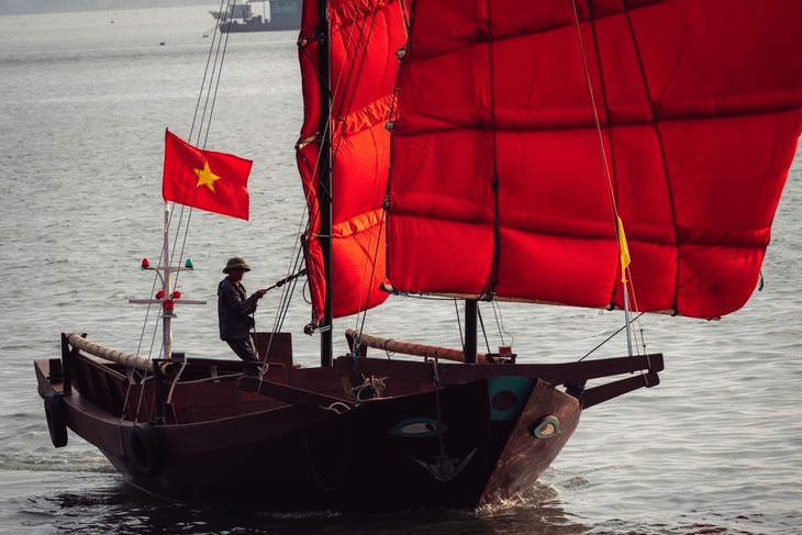 hạ long - Ảnh 2.