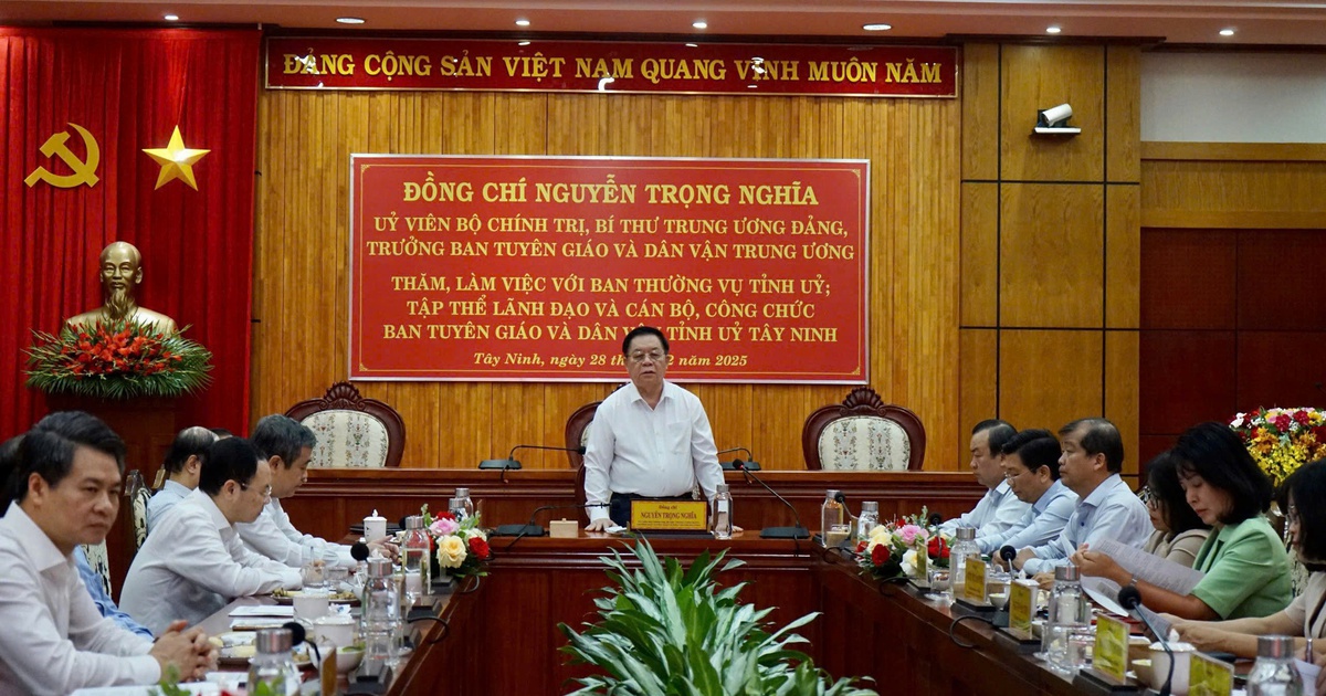 The Head of the Central Committee's Propaganda and Mass Mobilization ...