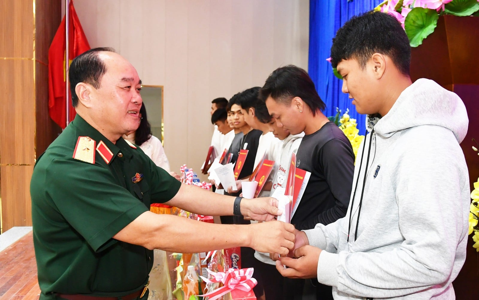 An Giang emetterà i decreti di chiamata al servizio militare per i cittadini nel 2026.