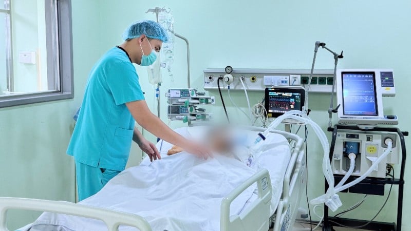 Bệnh nhân được điều trị tích cực tại Bệnh viện Trung ương Quân đội 108.