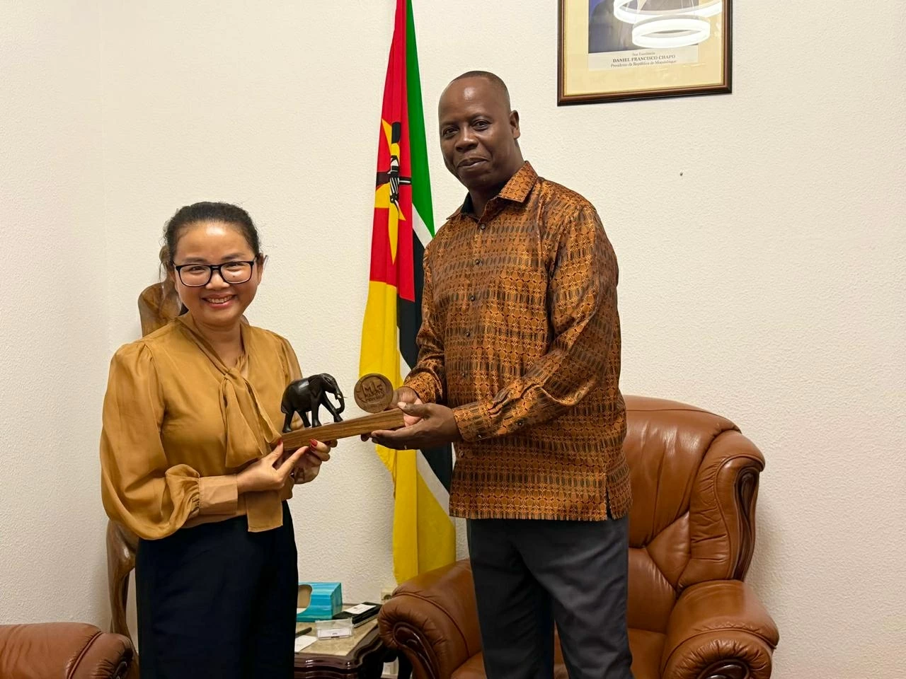 La comunità vietnamita in Mozambico si sta adoperando per superare le conseguenze delle alluvioni. Cộng đồng người Việt Nam tại Mozambique khắc phục hậu quả mưa lũ