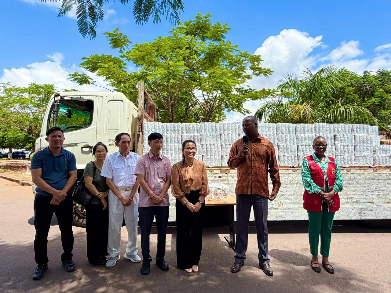 La comunità vietnamita in Mozambico si sta adoperando per superare le conseguenze delle alluvioni. Cộng đồng người Việt Nam tại Mozambique khắc phục hậu quả mưa lũ