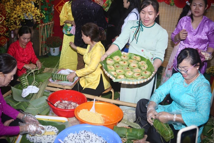 Ho Chi Minh City: Opening Ceremony of Binh Dong Tet Flower Market - Spring of the Year of the Horse 2026 - Photo 9.