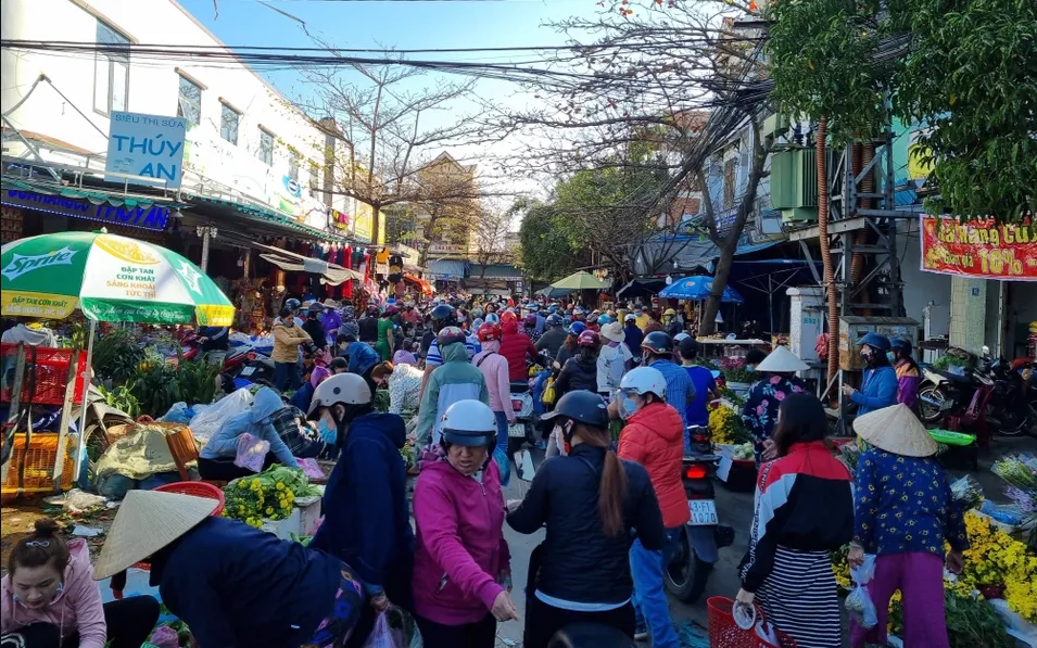 I supermercati e i mercati all'ingrosso si assicurano in anticipo le scorte per il Tet (Capodanno lunare). Siêu thị, chợ đầu mối chủ động nguồn hàng Tết
