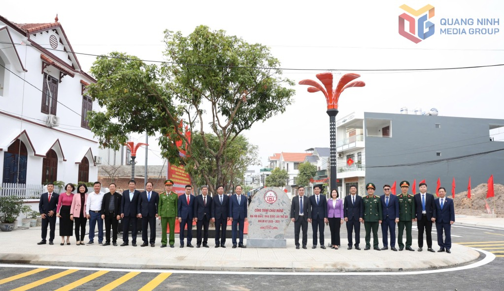 Uong Bi Ward inviger Hoa Binh Flower Garden-projektet.
