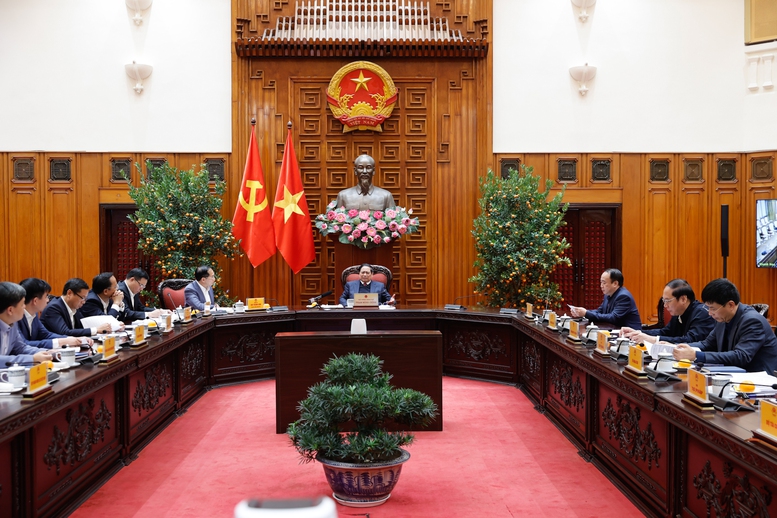 Ministerpräsident: Seien Sie bei der Umsetzung von Kernkraftprojekten noch entschlossener - Foto 1. Thủ tướng: Quyết liệt hơn nữa triển khai các dự án điện hạt nhân- Ảnh 1.