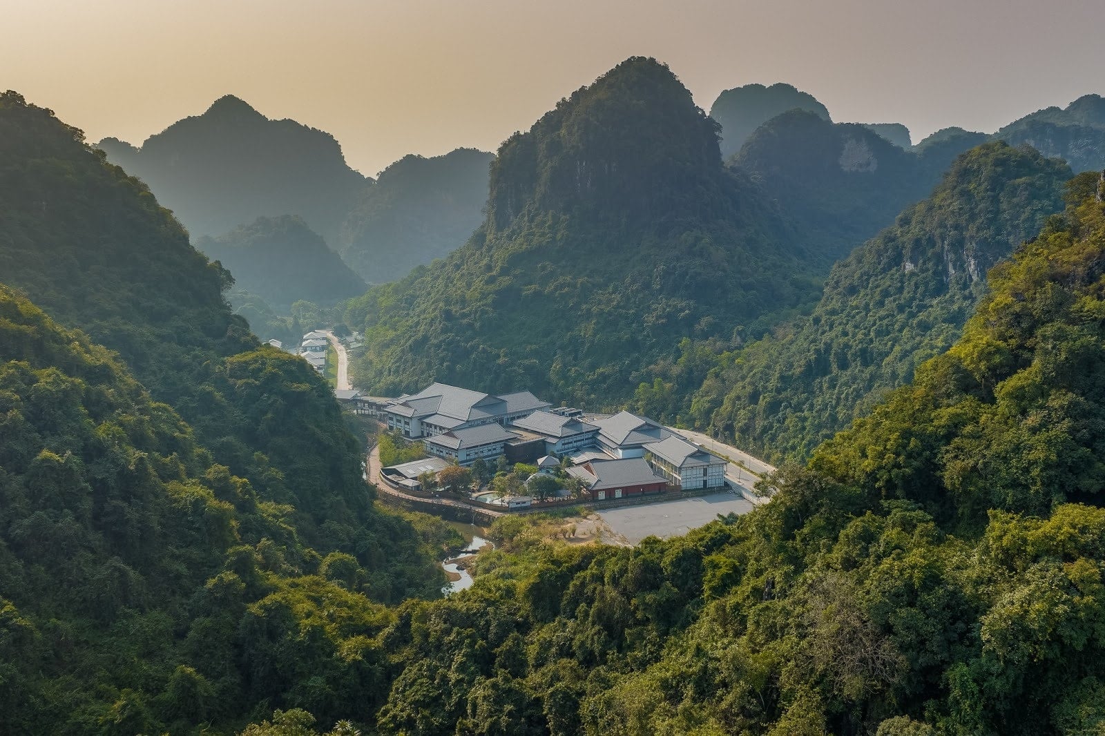Nguồn khoáng nóng tại Hilton Quang Hanh Onsen Resort Quảng Ninh